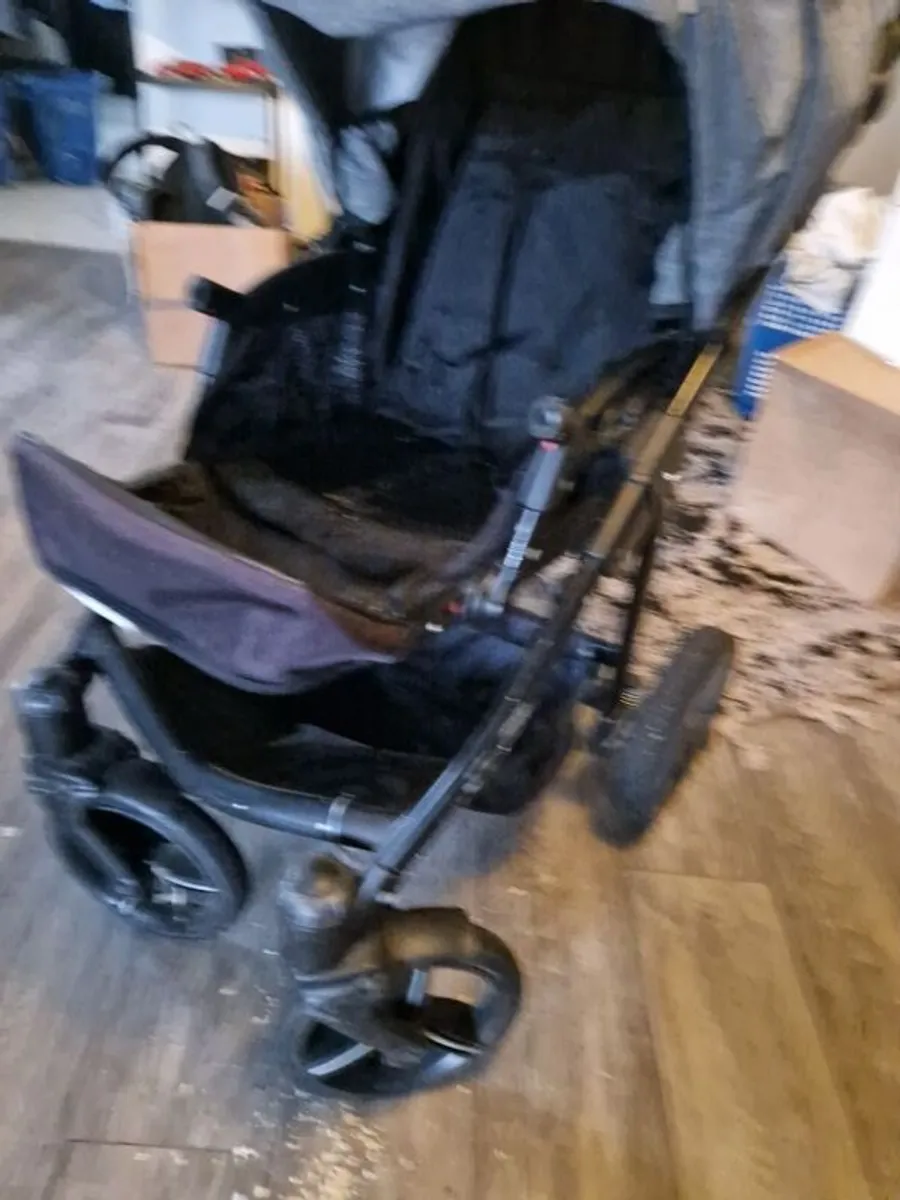 venicci pram - Image 2