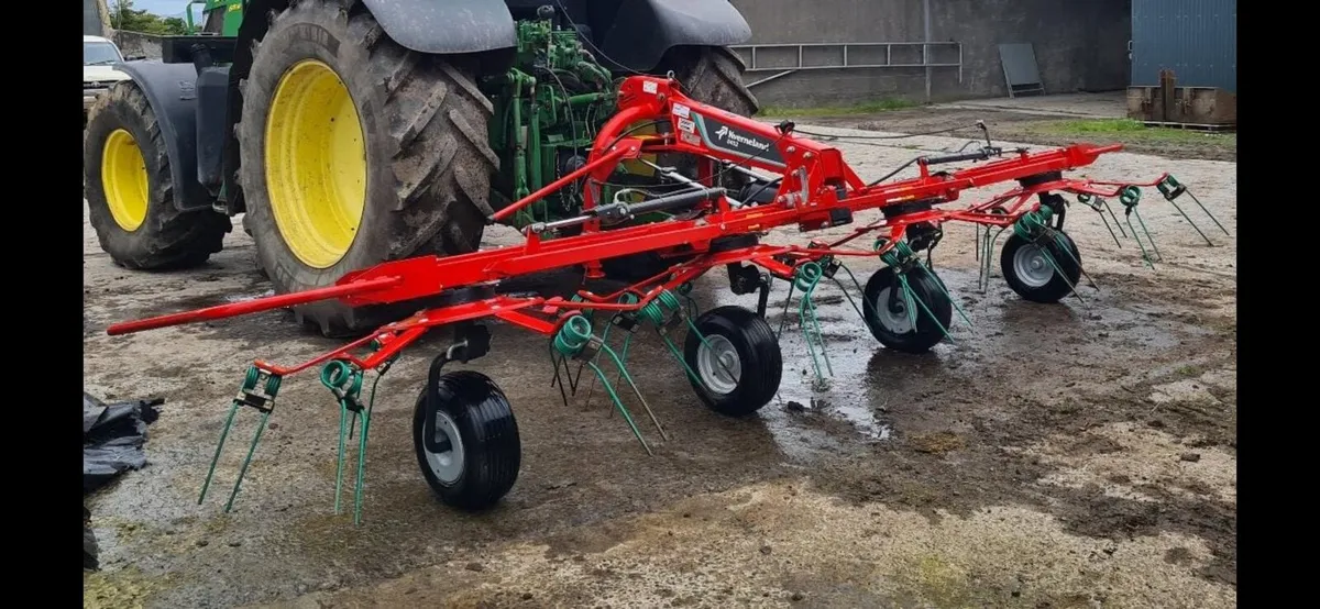 Kverneland 4 rotor tedder - Image 1