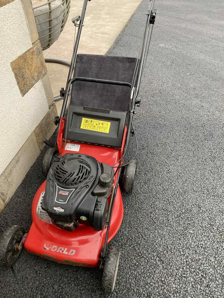 Self drive lawnmower - Image 1