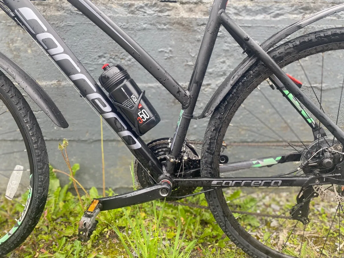 Carrera Crossfire II Hybrid L Bike + Accessories - Image 4