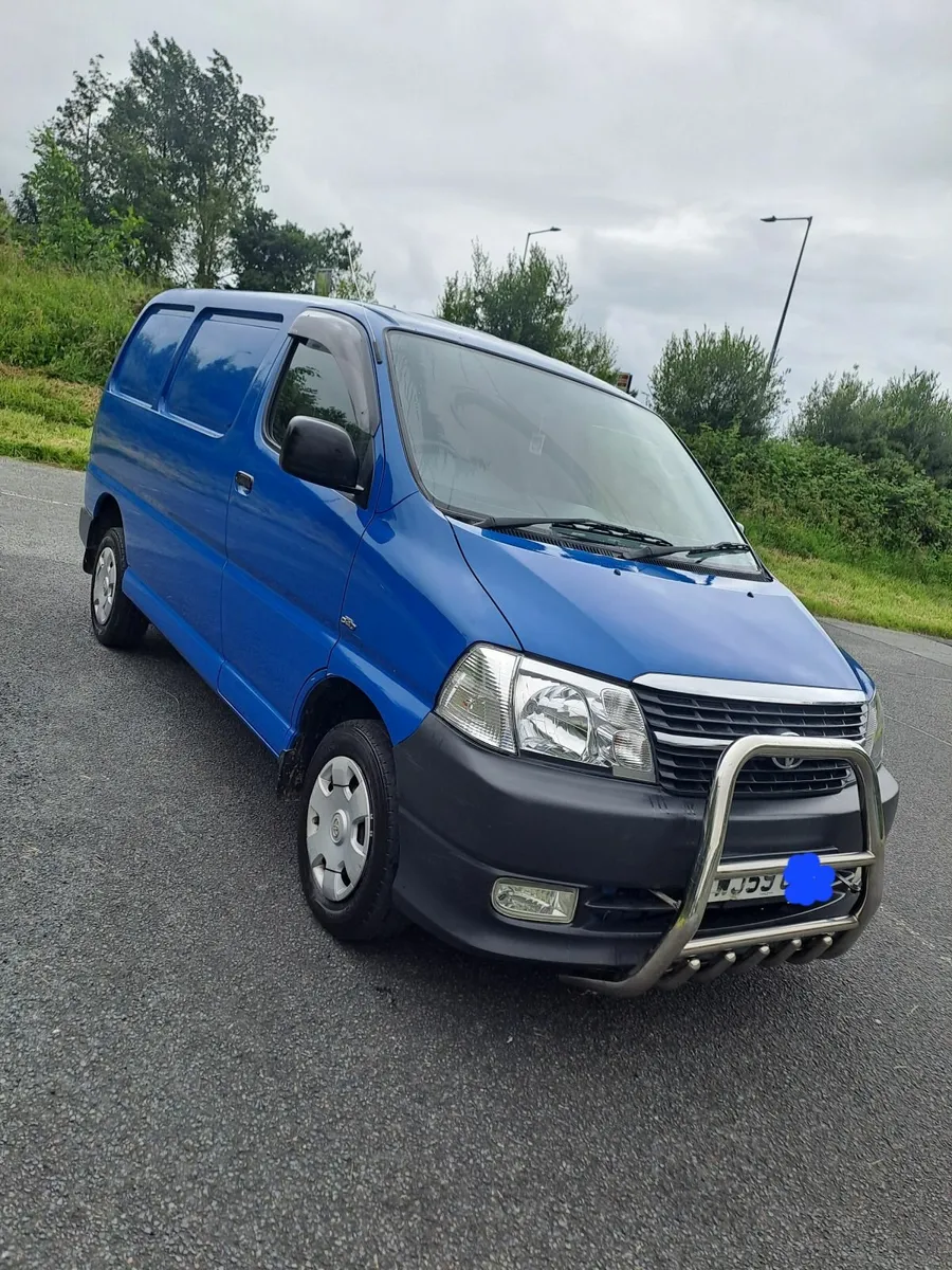 Toyota HiAce 2009 - Image 1