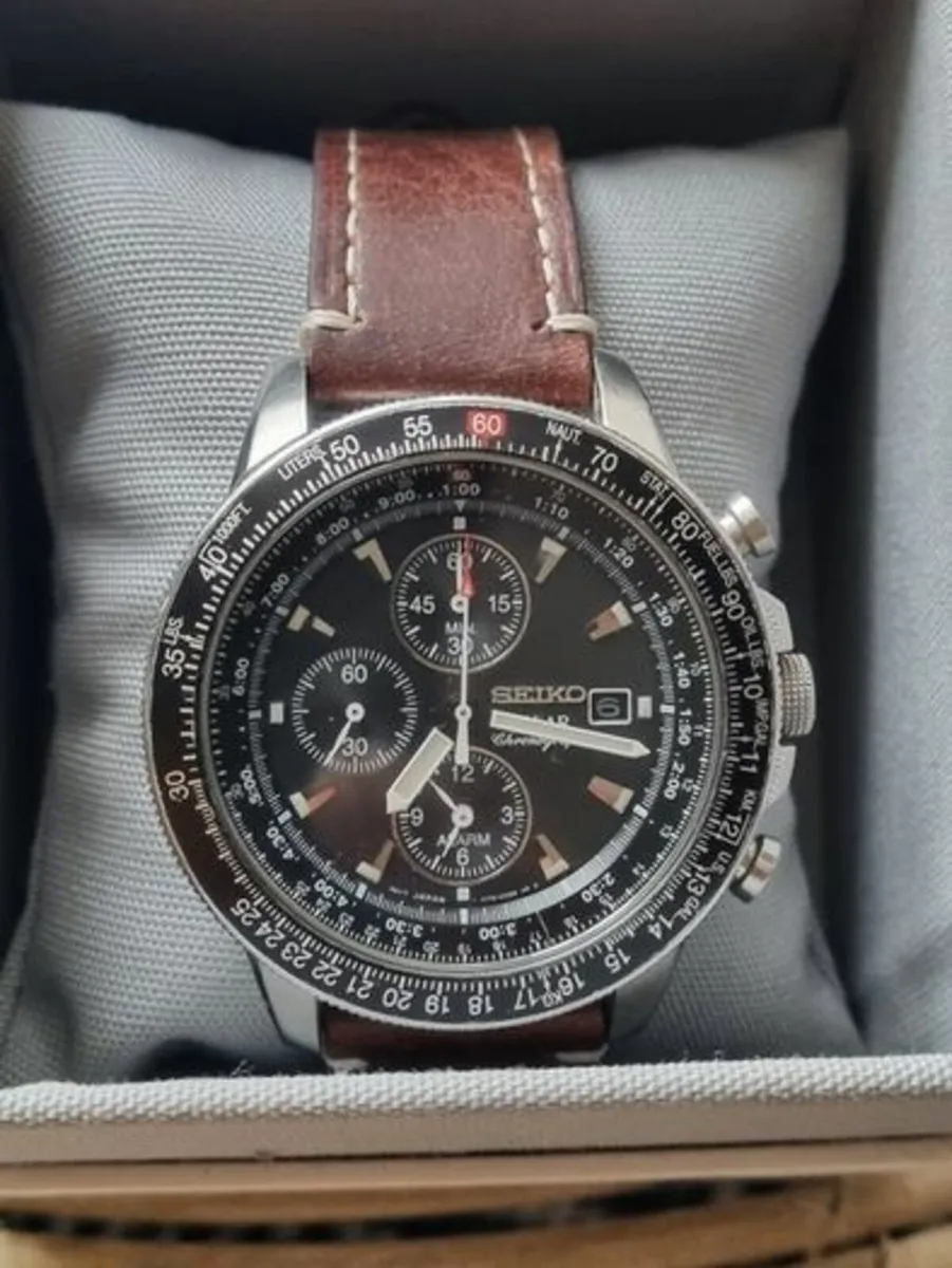 Seiko Solar Flightmaster Pilot Chronograph - Image 2