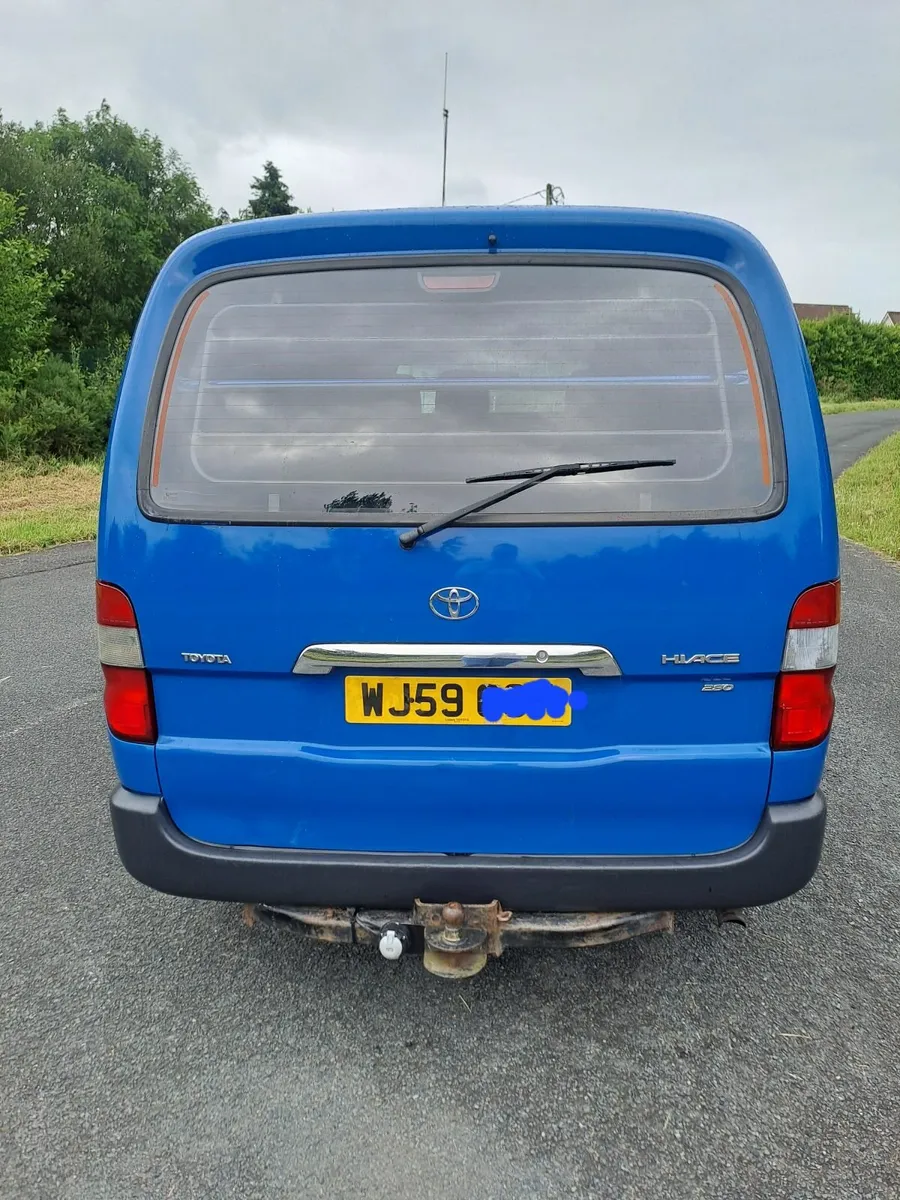 Toyota HiAce 2009 - Image 4
