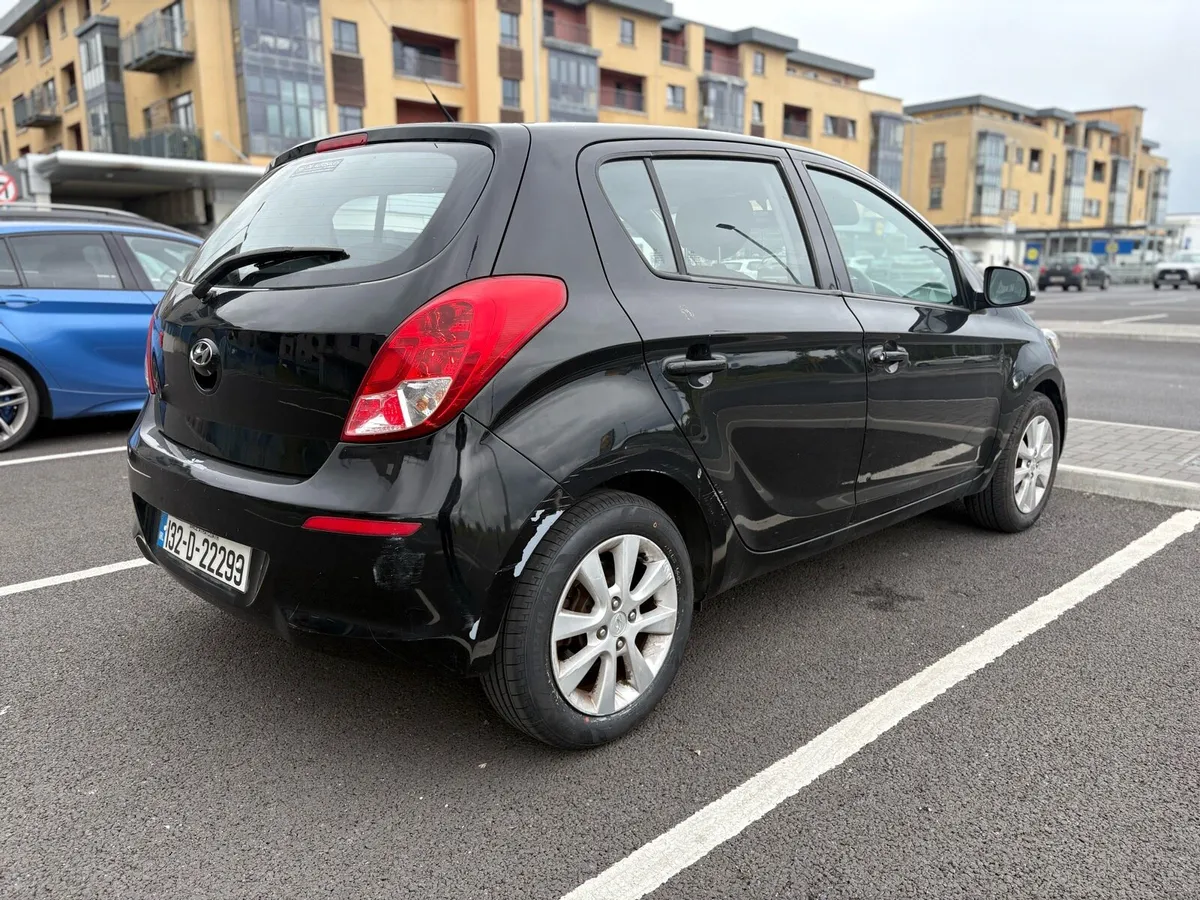 132 Hyundai i20 petrol - Image 3