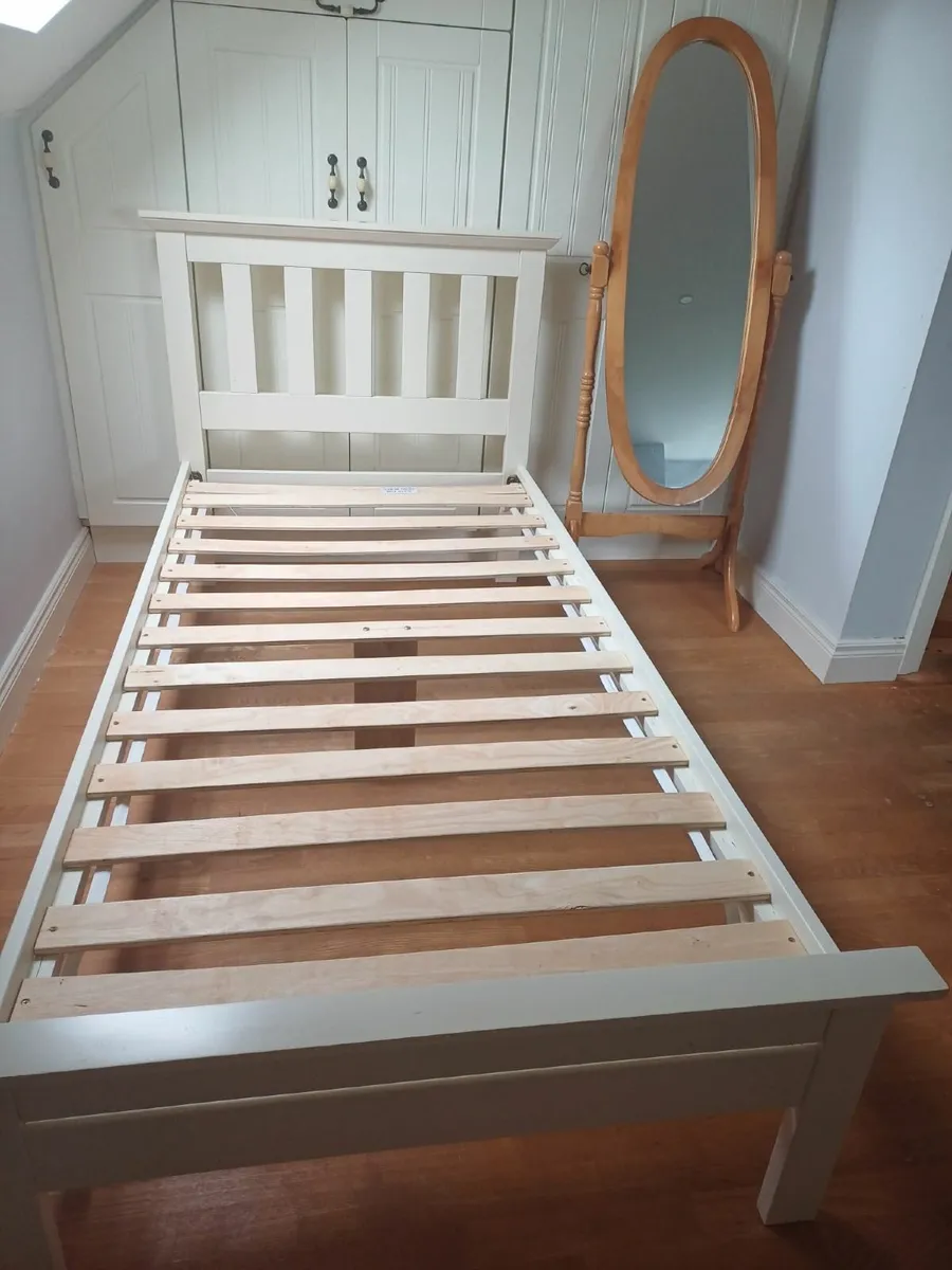 Bedroom - Image 2