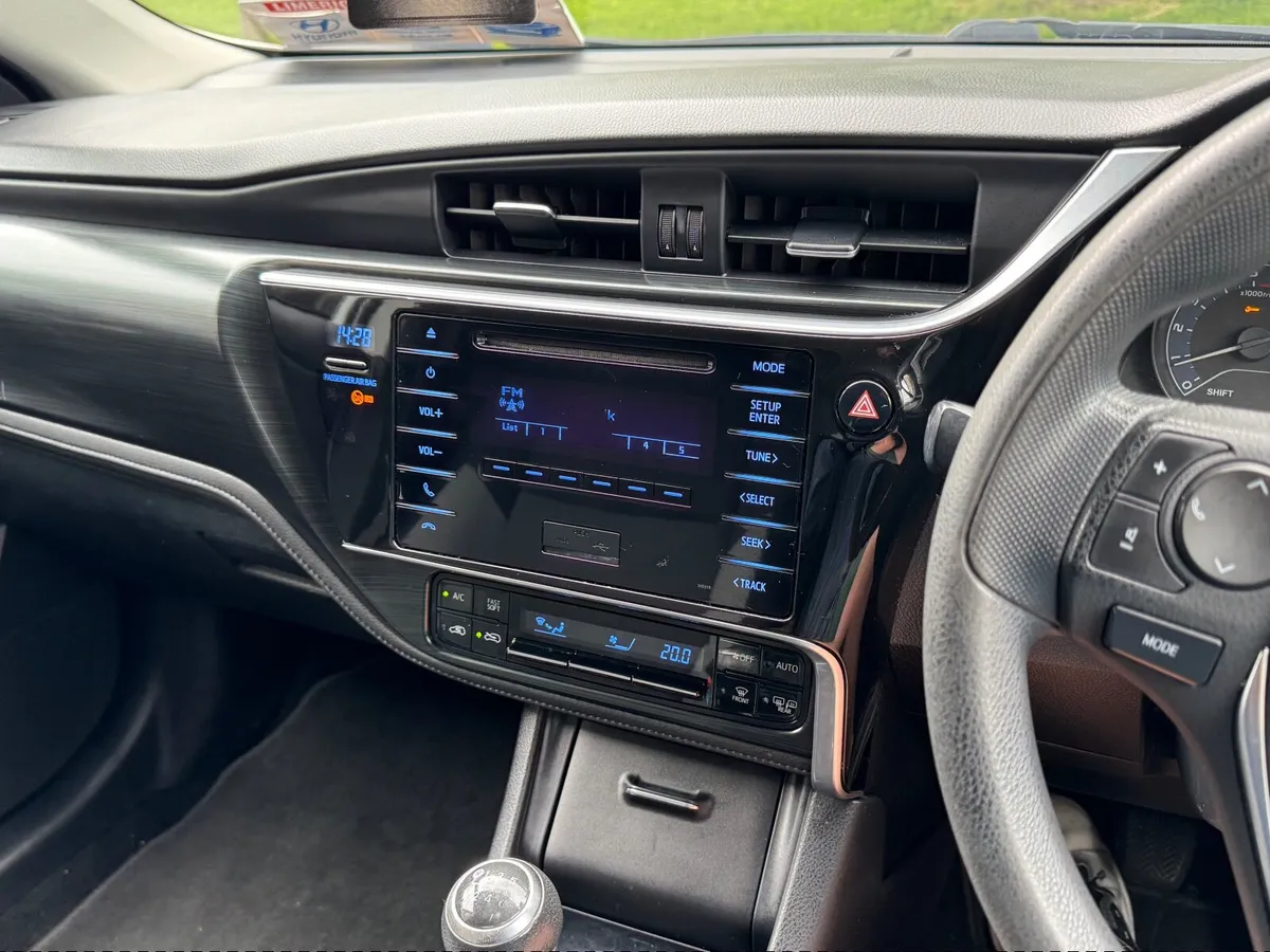 Toyota Auris 2018 - Image 3