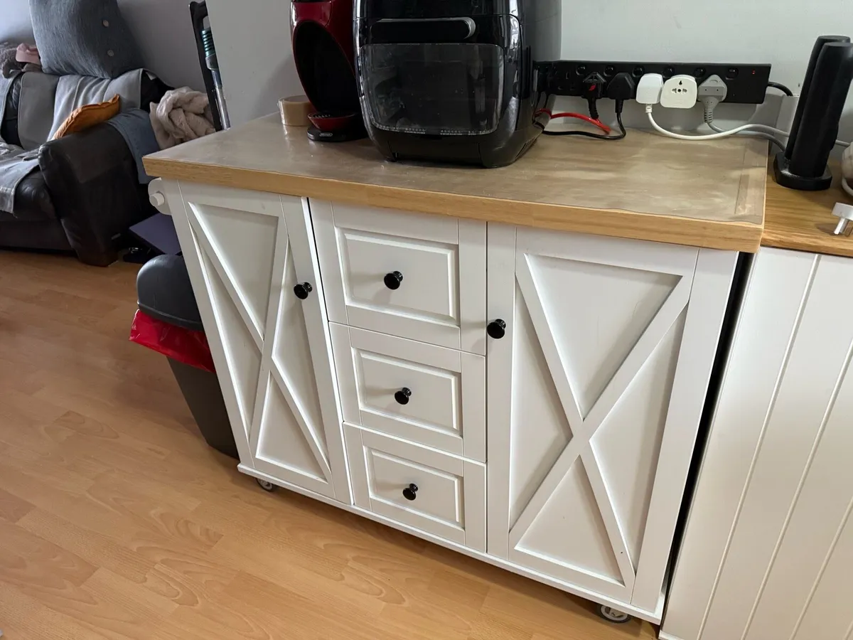 Kitchen cabinet - Image 1