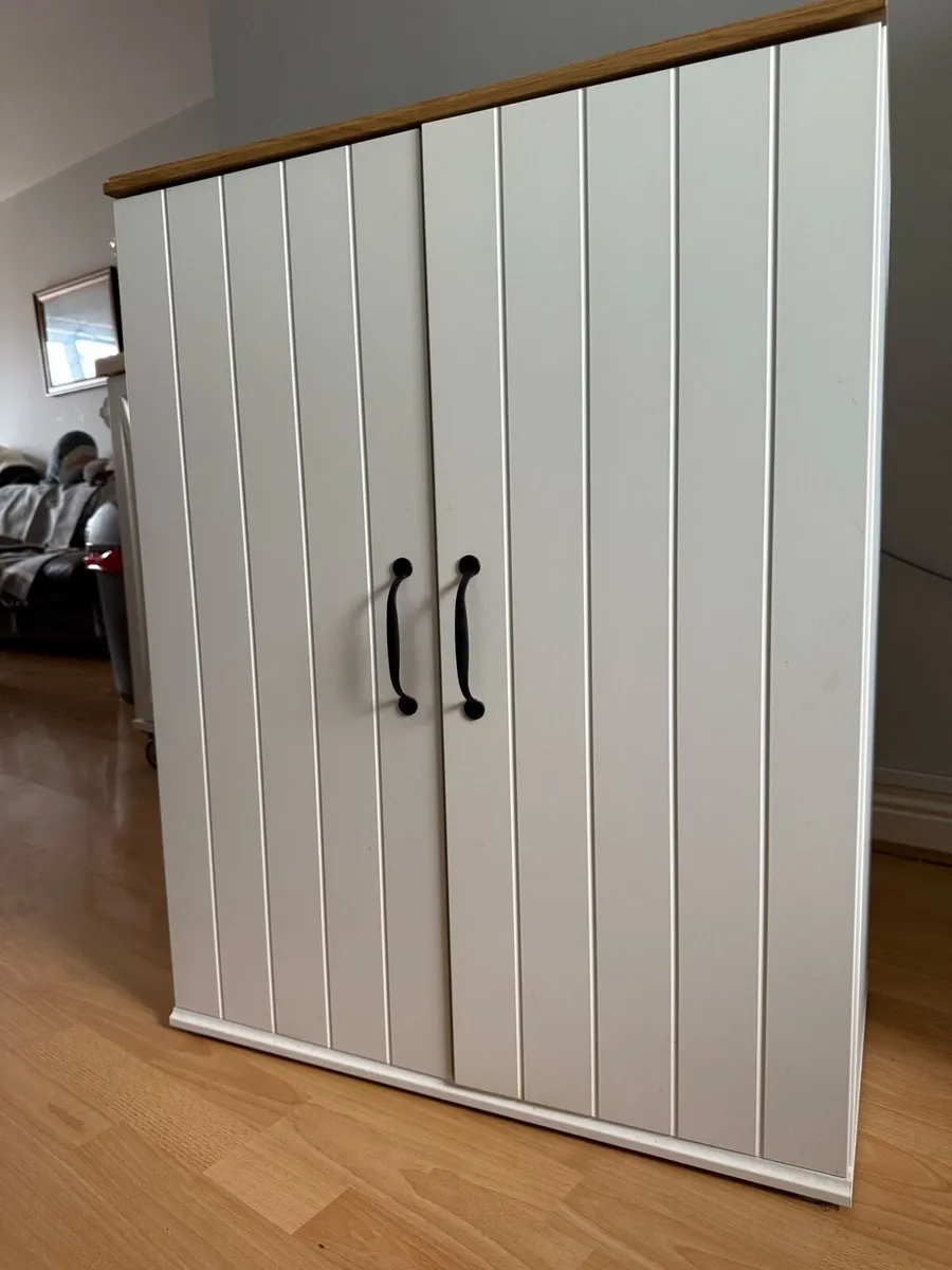 Cabinet - Image 1