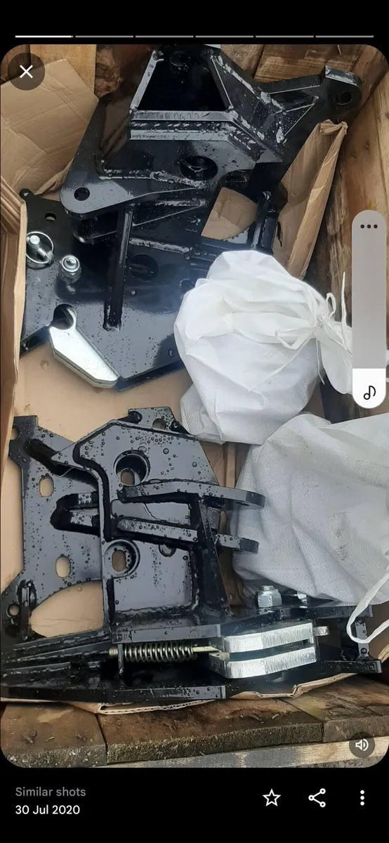 Axle brackets