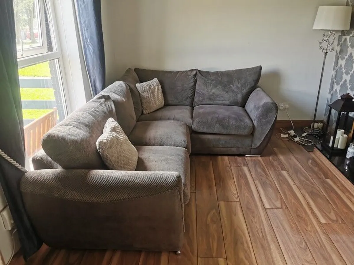 sofa shaped corner - Image 1