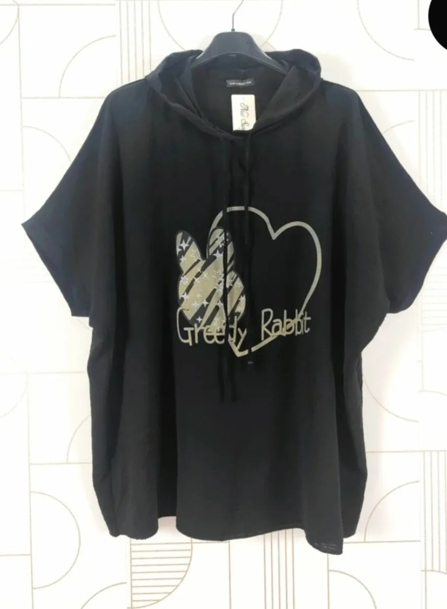 Plus sz top, one sz fits 16/20....29e - Image 1