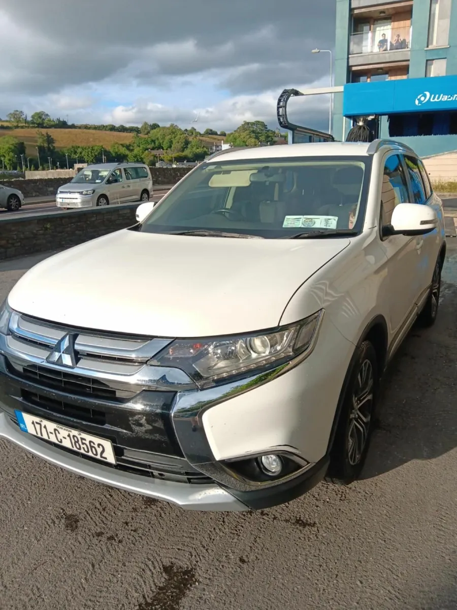 Mitsubishi Outlander 2017 - Image 2