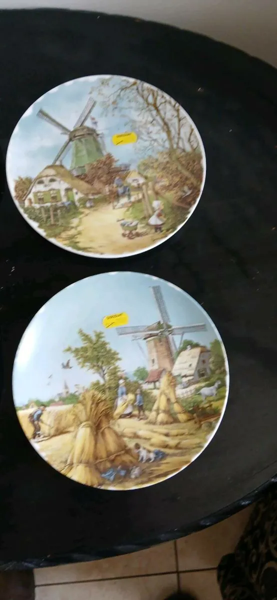 Dutch porcelain wall plates - Image 2