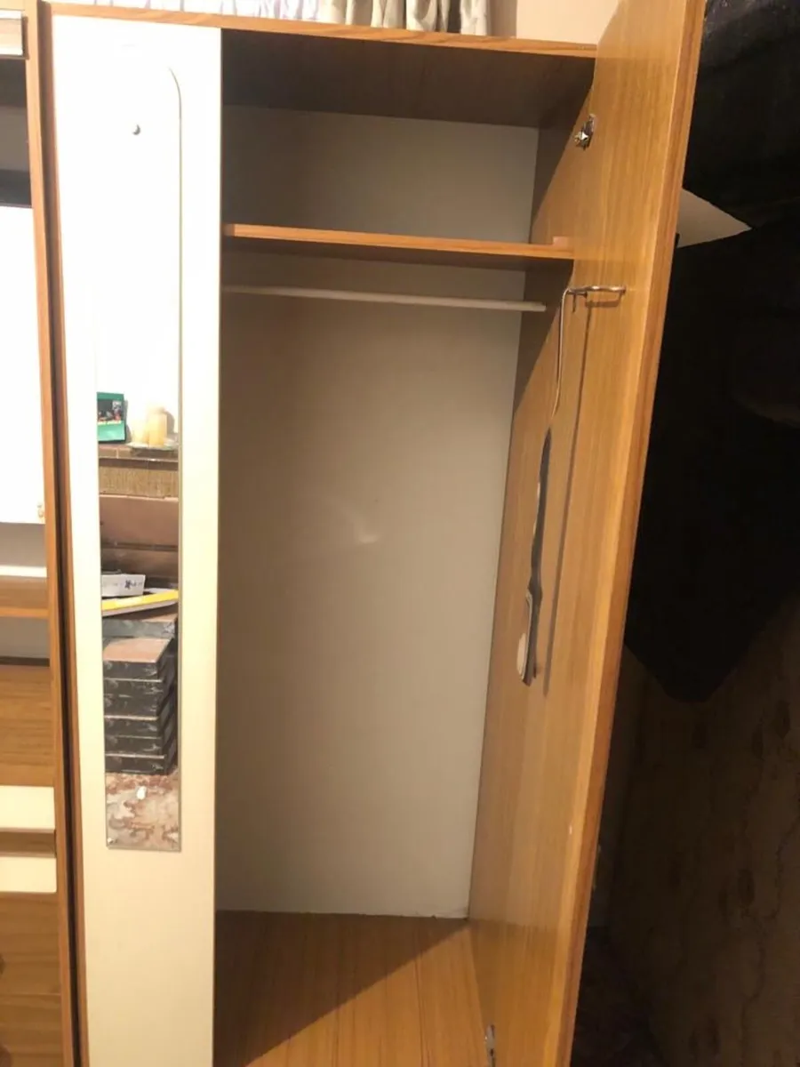 Wardrobe - Image 3