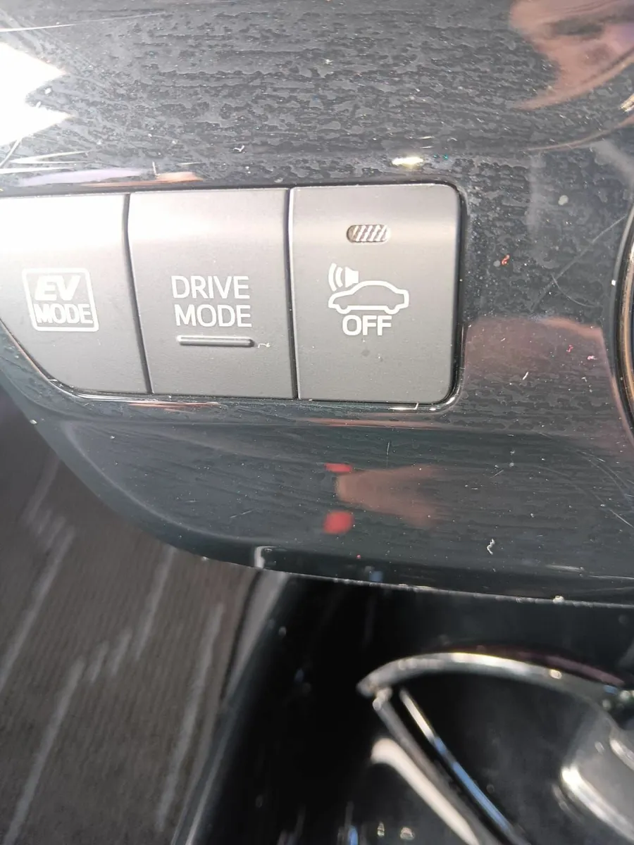 Toyota Prius 2018 - Image 4