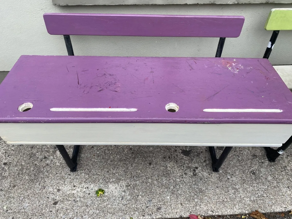 School desks - Image 2
