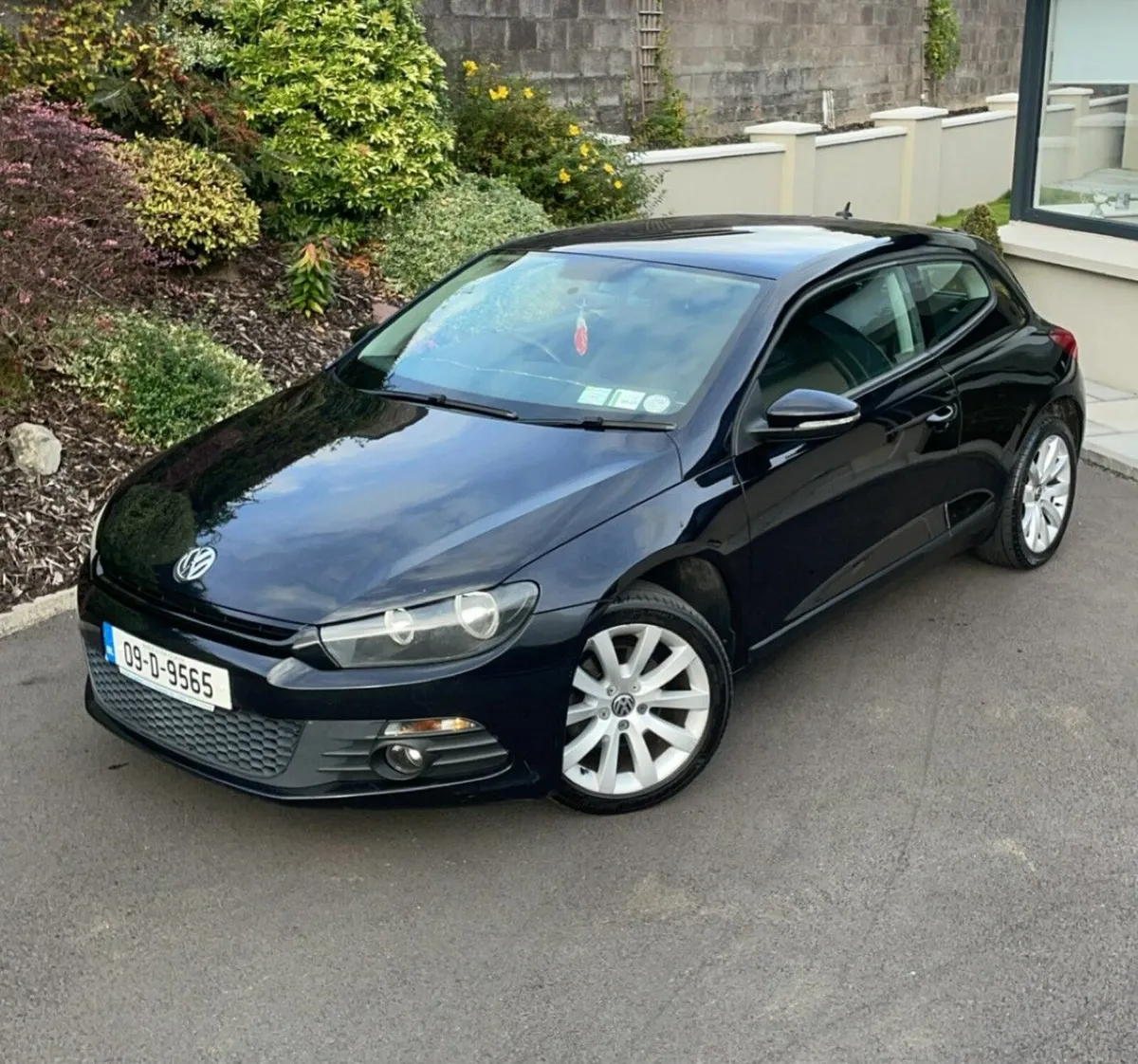 Volkswagen Scirocco 2009 - Image 2