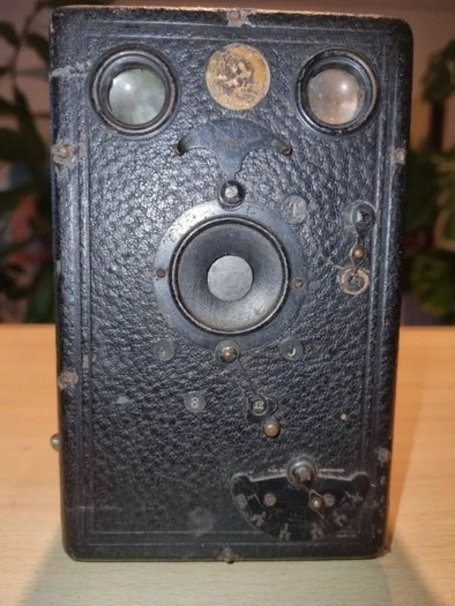 Big Antique Box Camera - Image 2