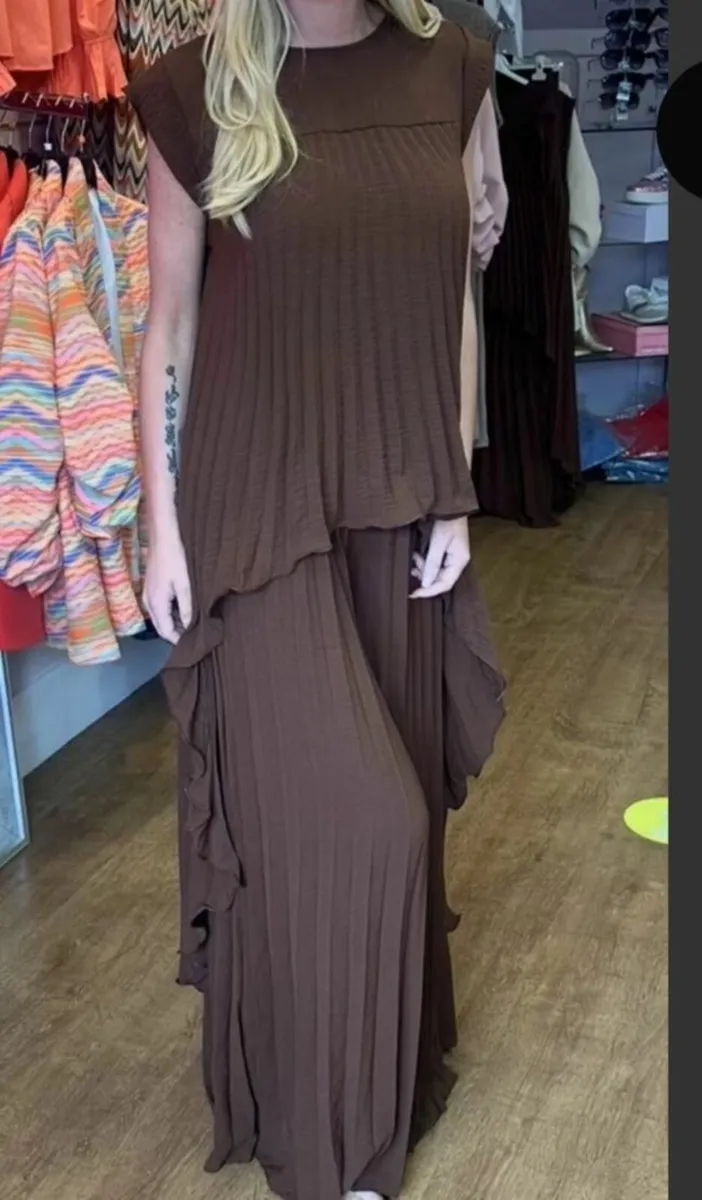 Sets one sz fits 12/18.....45e - Image 3