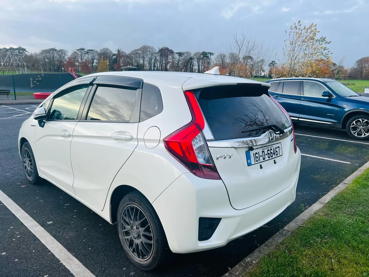 HONDA FIT 2016 - Image 2