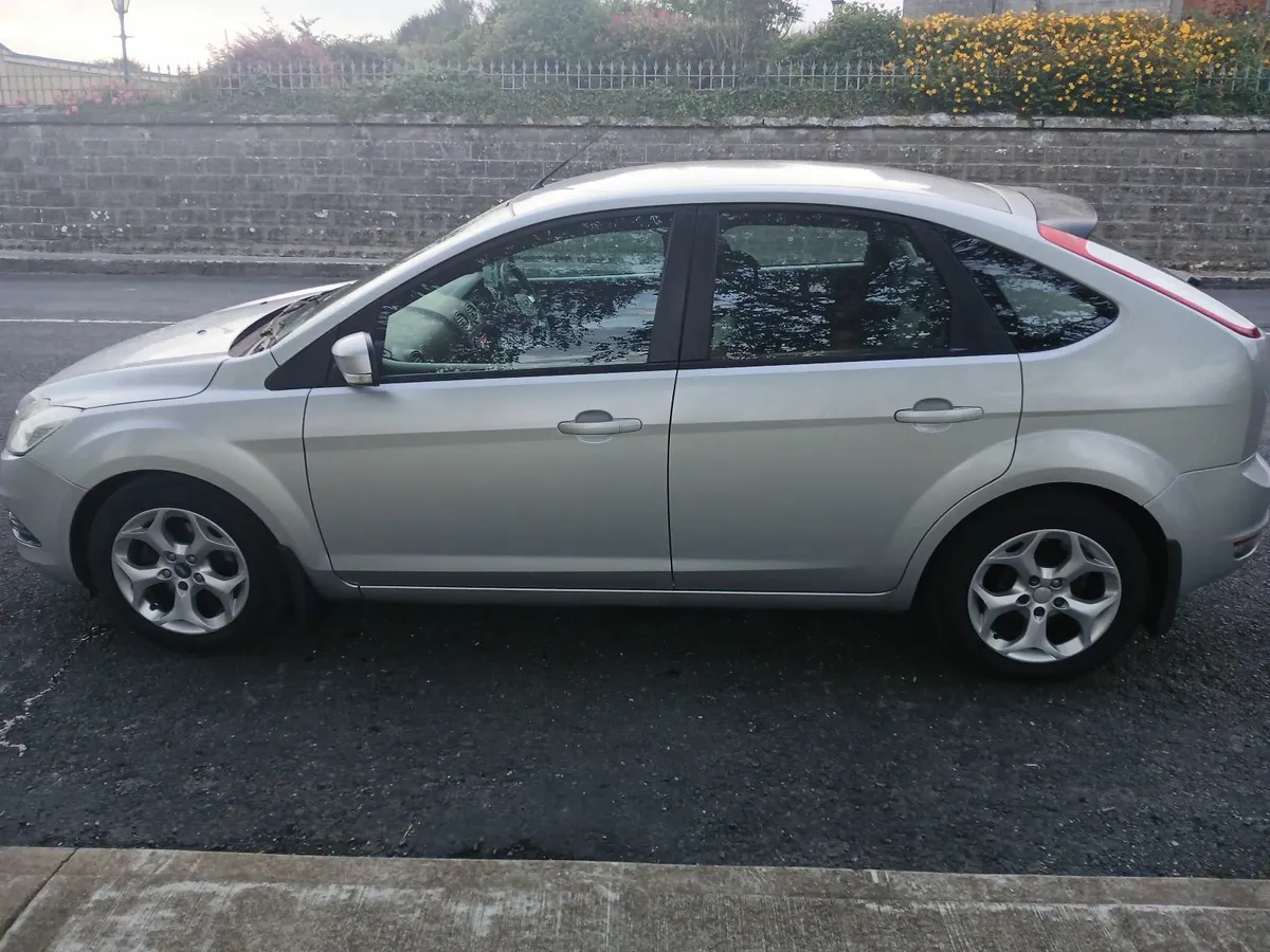Ford Focus 2010 - Image 4