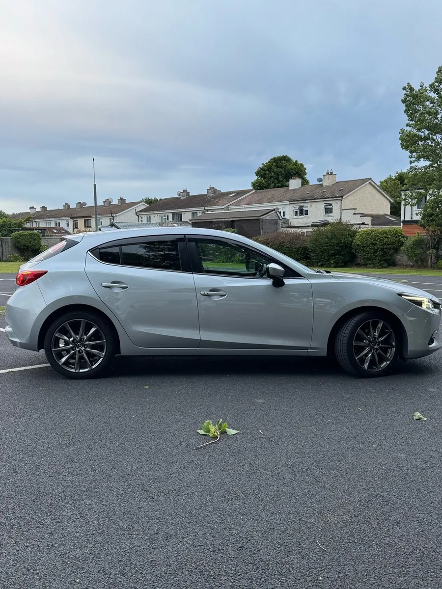 Mazda Axela - Image 3
