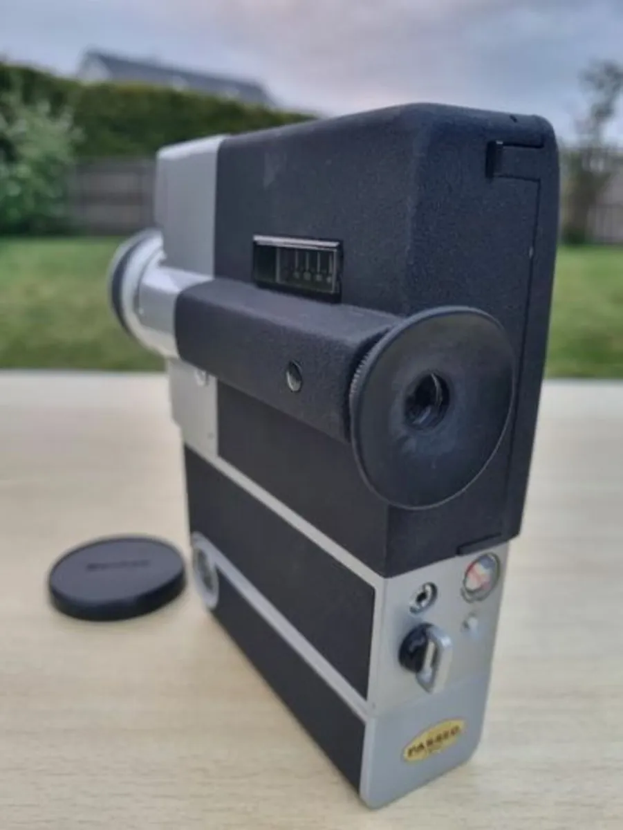 Vintage Movie Camera - Sankyo Super CM 400 - Image 4