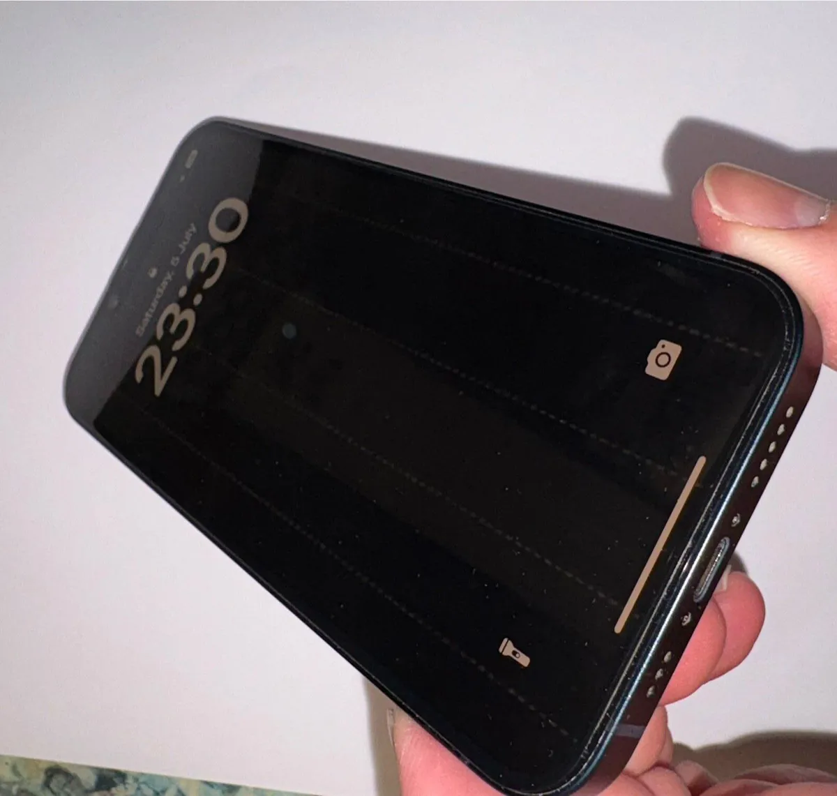 iPhone 14 - Image 1