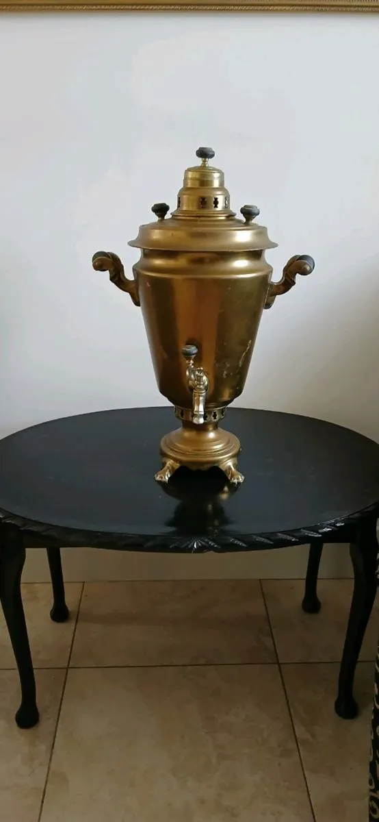 Russian brass samovar - Image 1