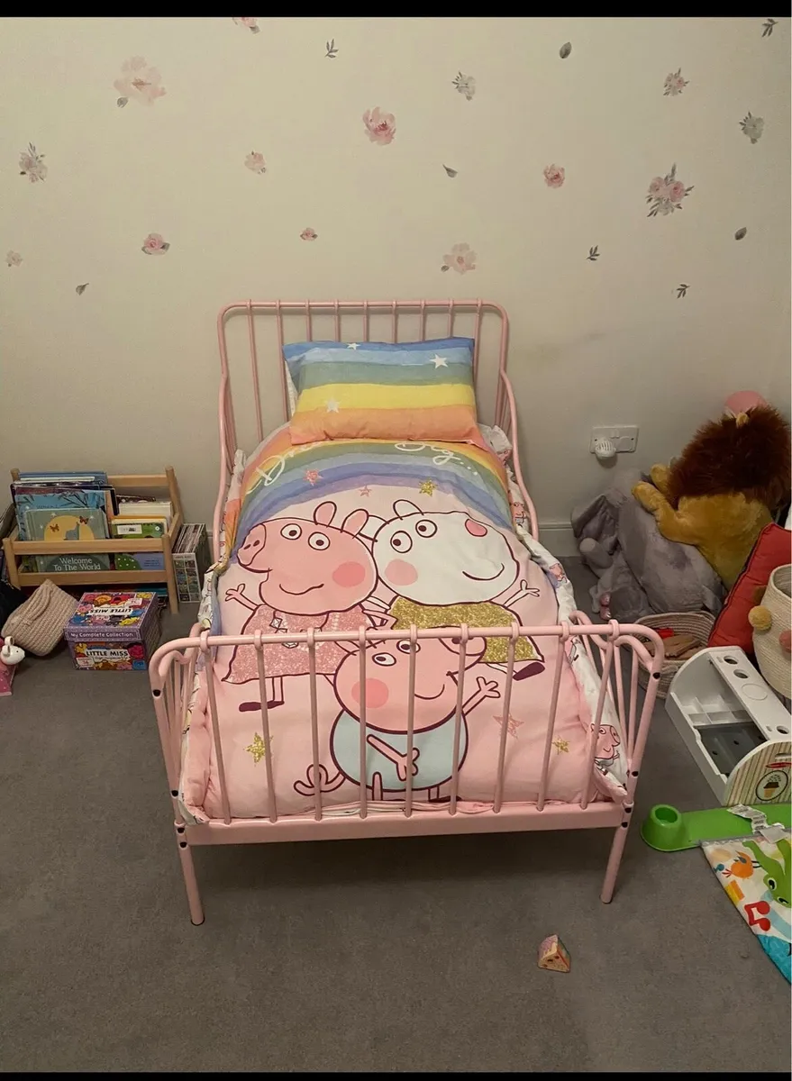Toddler (girl) bed and mattress X2 - Image 1