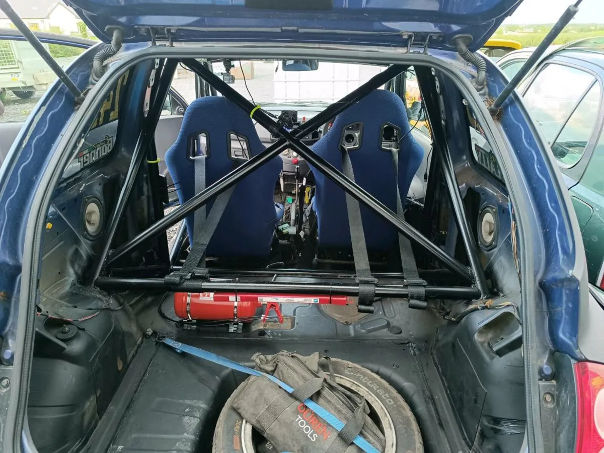 Rally car - Image 2
