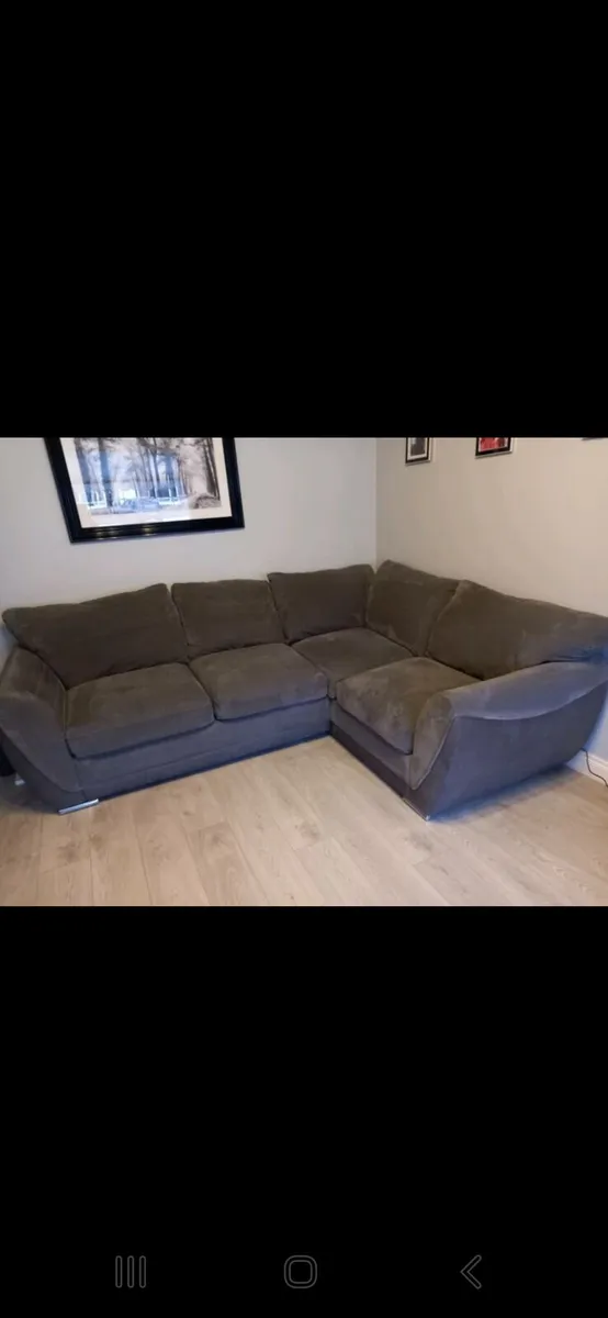 Corner settee - Image 1