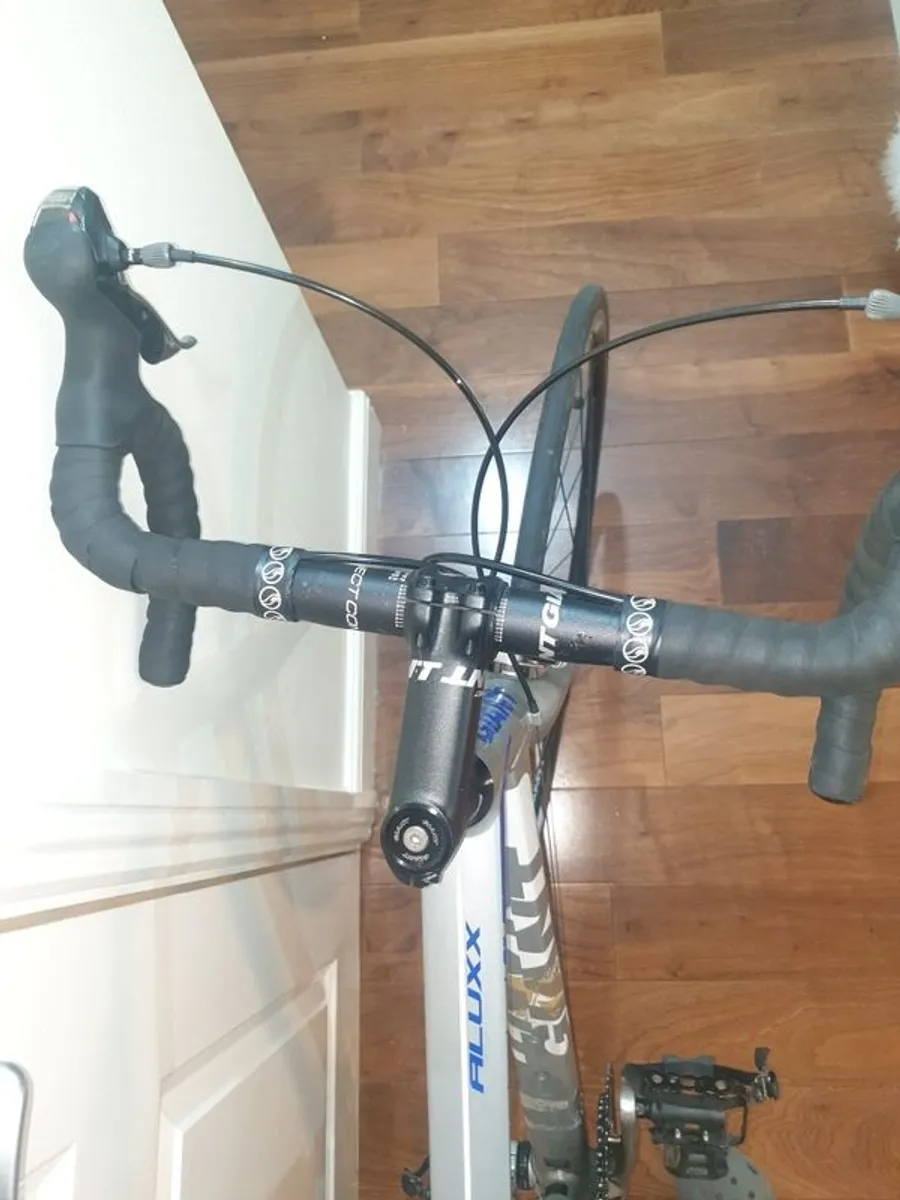 Giant Defy 2 - Image 2
