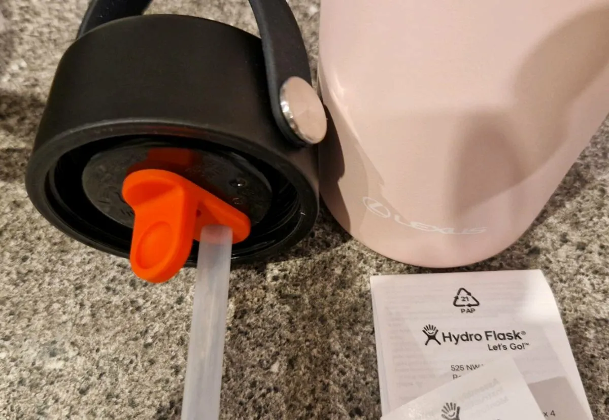 24oz pink Hydroflask, Lexus Branded. - Image 4