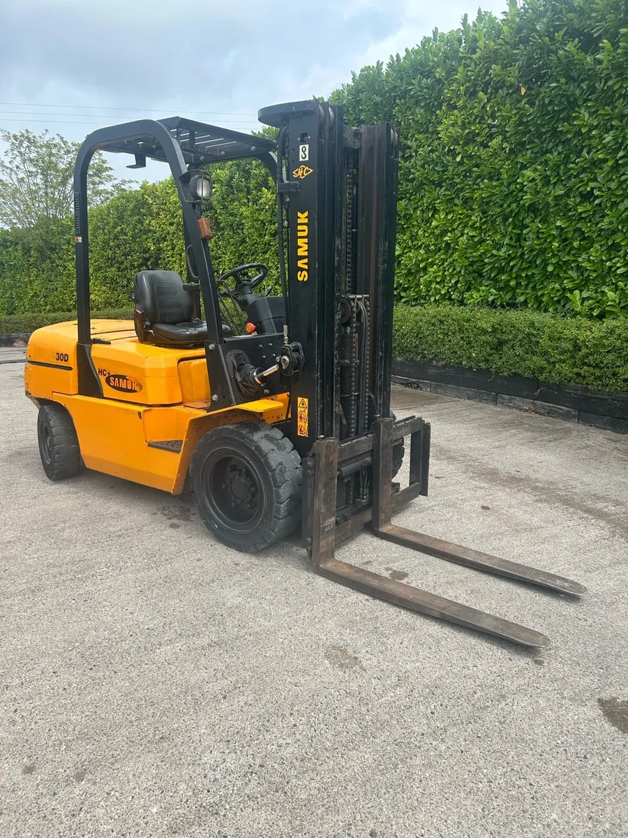 Forklift - Image 2