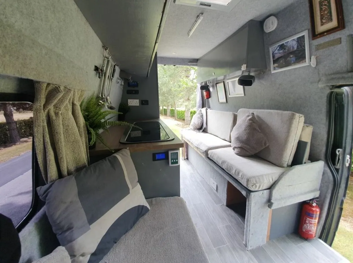 Camper van Ford Transit Restored Vintage - Image 2