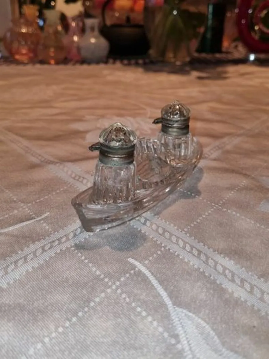 Antique Glass Double inkwell in boat form - Image 2