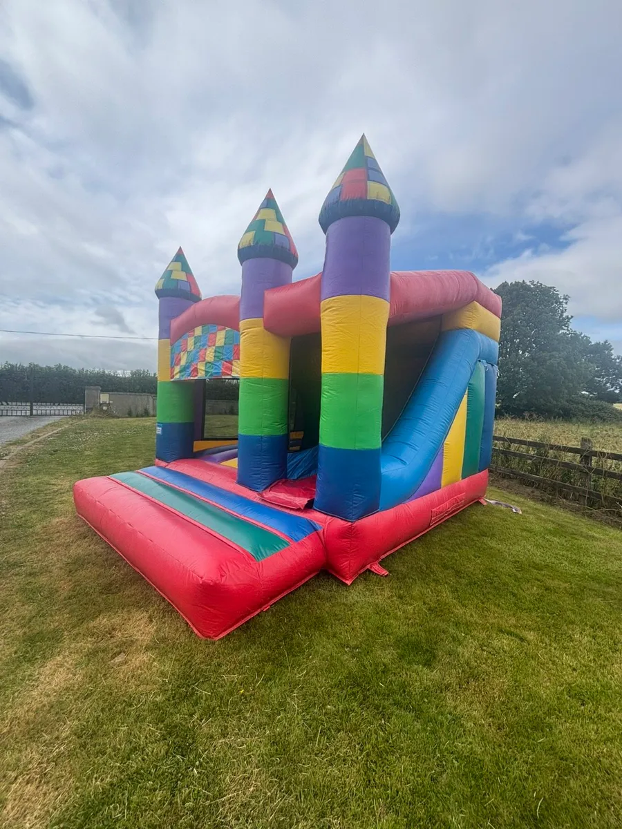 Combi Castle. Bouncy Castle with Slide - Image 2