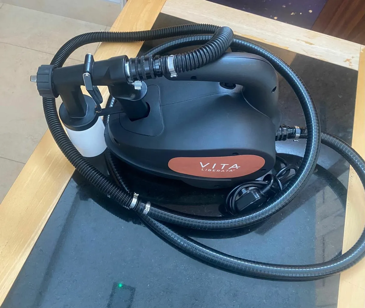 Vita Liberata spray tan machine - Image 2