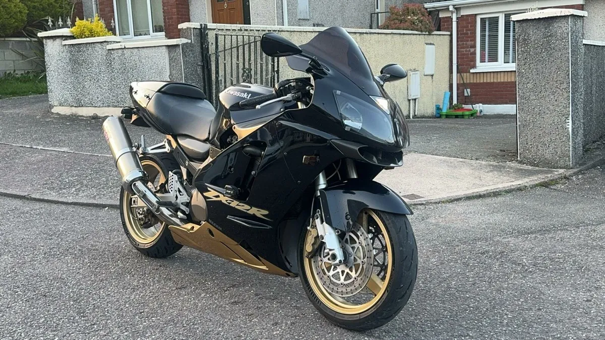 Motorcycle - Image 4