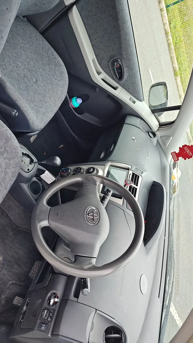 Car - Image 4