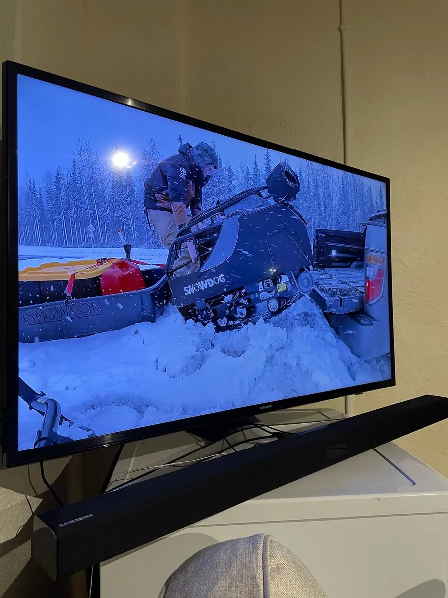 Samsung tv - Image 1