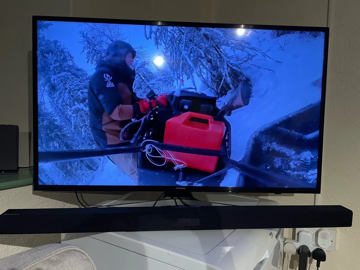 Samsung tv - Image 2
