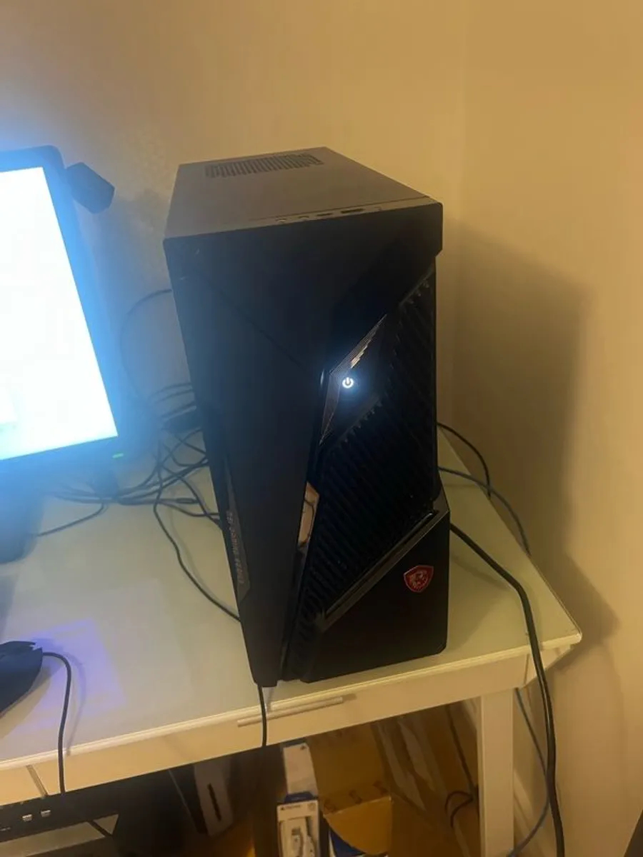 Gaming Pc // 4060 // intel i5 - 14400f // DDR5 - Image 2