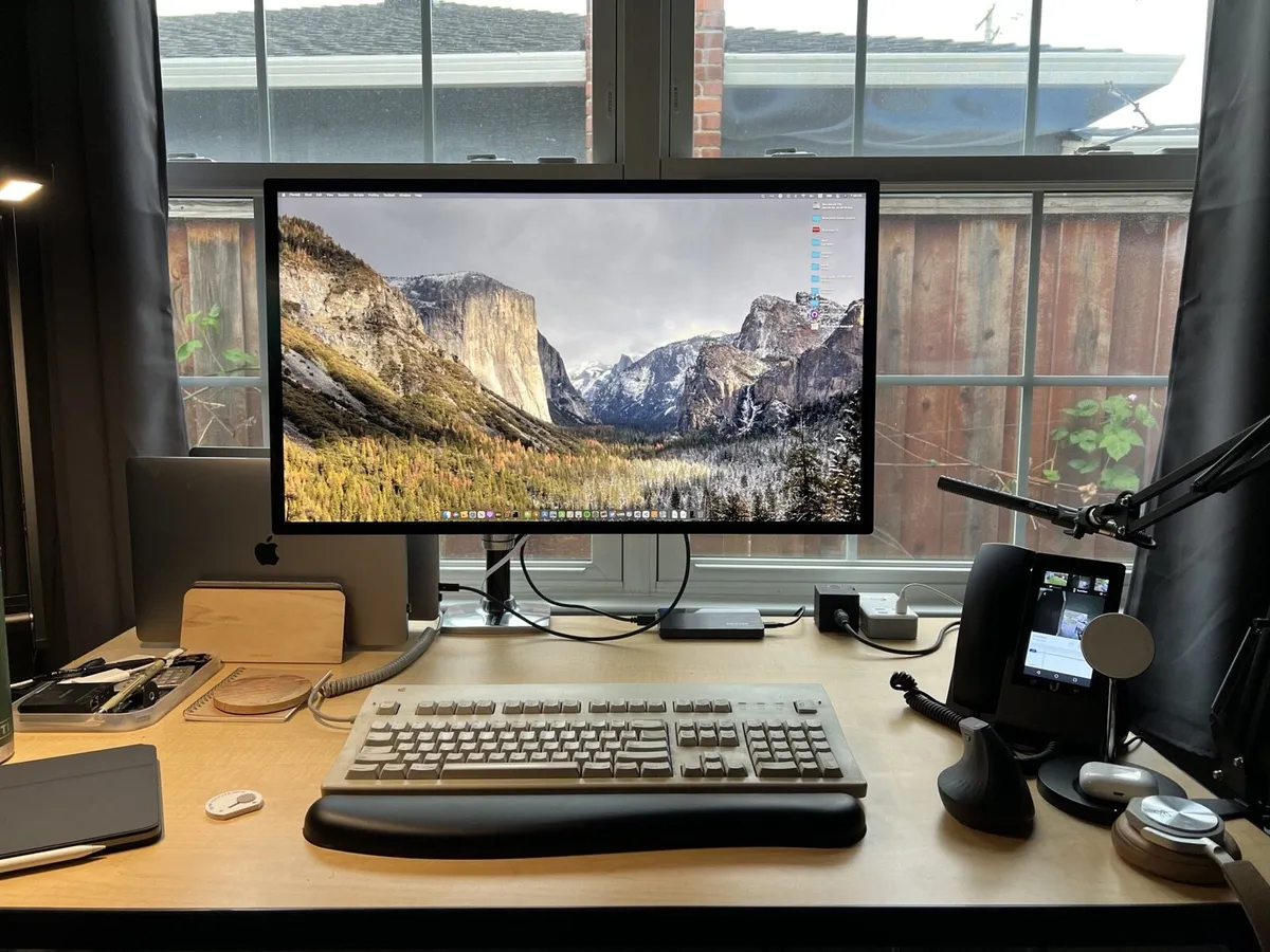 Apple Studio Display 5K Retina with Monitor Arm - Image 1