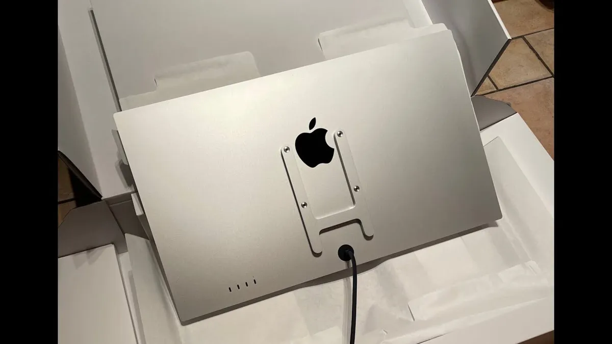 Apple Studio Display 5K Retina with Monitor Arm - Image 3
