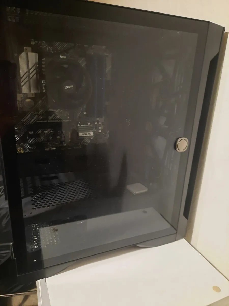 Computer case motherboard and fan - Image 2