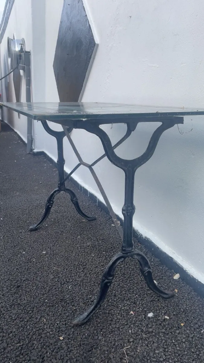 Cast iron table - Image 2