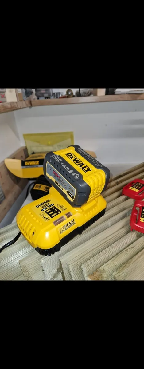 Dewalt air compresser - Image 3