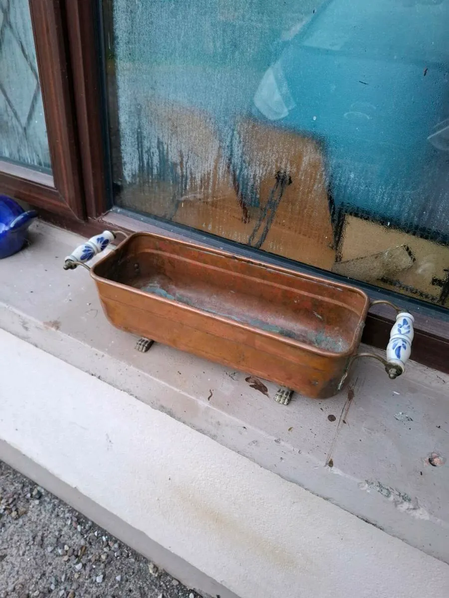 Copper planter postage possible